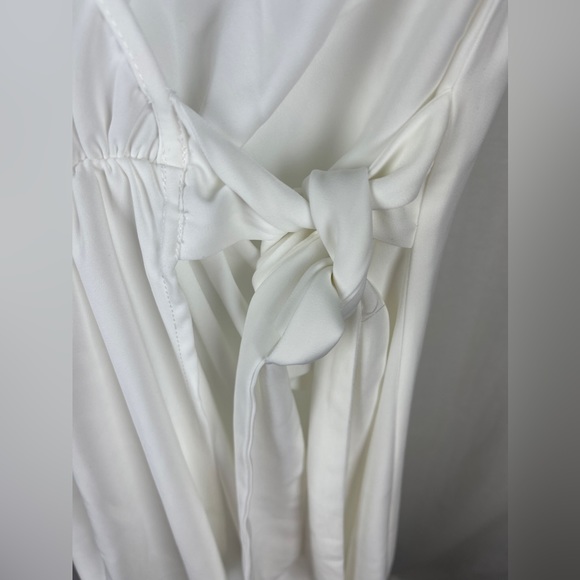 4TH & RECKLESS White Midi Wrap Dress Size Medium (8-10) NWT - Picture 9 of 13